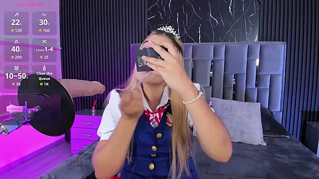 Snapshot of Liahfontaine chatting on October 30, 11:44 am Liahfontaine online show from October 30, 11:44 am