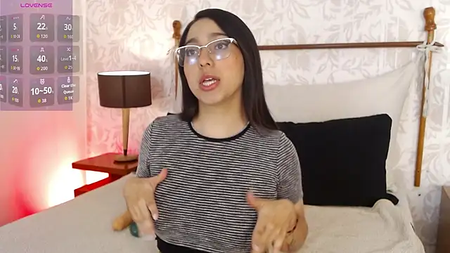 Snapshot of LexyBlaze_ chatting on November 22, 11:20 am LexyBlaze online show from November 22, 11:20 am