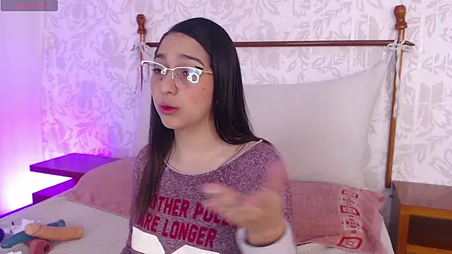 Snapshot of LexyBlaze_ chatting on November 28, 11:35 am LexyBlaze online show from November 28, 11:35 am