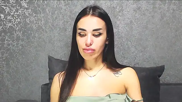 velvetveyraX online show from April 11, 2:21 pm