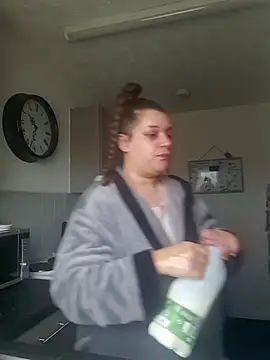 Snapshot of BubblesLovexox chatting on November 24, 10:37 am BubblesLovexox online show from November 24, 10:37 am