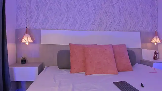 Vittoria  rossi online show from April 10, 3:39 pm