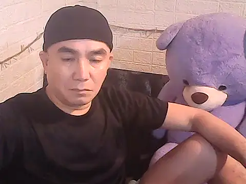 Snapshot of yourasiandesire69 chatting on November 17, 9:15 am yourasiandesire69 online show from November 17, 9:15 am