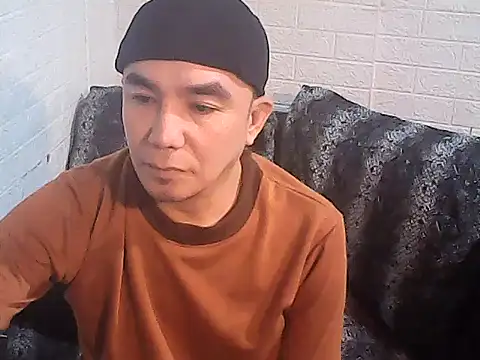 Snapshot of yourasiandesire69 chatting on November 24, 11:32 am yourasiandesire69 online show from November 24, 11:32 am