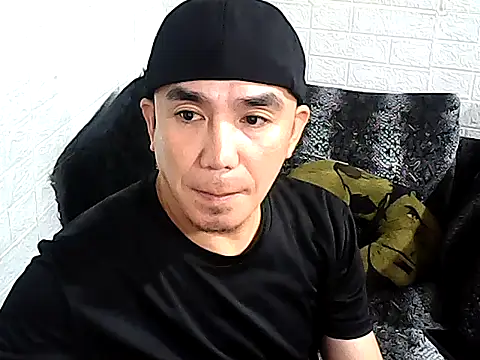 Snapshot of yourasiandesire69 chatting on December 14, 1:00 am yourasiandesire69 online show from December 14, 1:00 am