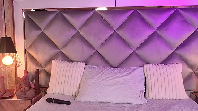 Snapshot of _giggy_2 chatting on November 14, 12:04 pm giggy 2 online show from November 14, 12:04 pm