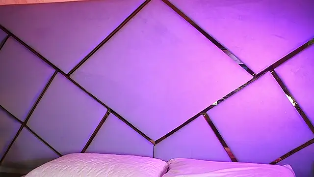 Snapshot of _giggy_2 chatting on December 5, 11:41 am giggy 2 online show from December 5, 11:41 am