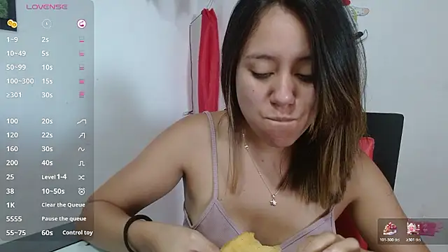 Snapshot of LunaaMorena chatting on January 6, 1:15 pm LunaaMorena online show from January 6, 1:15 pm