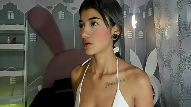 Snapshot of milkybaby_ chatting on December 14, 12:10 pm milkybaby online show from December 14, 12:10 pm