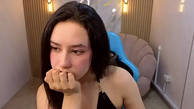 Snapshot of Aleja05_b chatting on November 15, 8:27 pm Aleja05 b online show from November 15, 8:27 pm