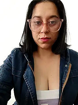 Snapshot of Caroline-17 chatting on November 1, 12:40 pm Caroline-17 online show from November 1, 12:40 pm