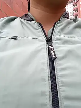 Snapshot of Caroline-17 chatting on December 2, 11:48 am Caroline-17 online show from December 2, 11:48 am