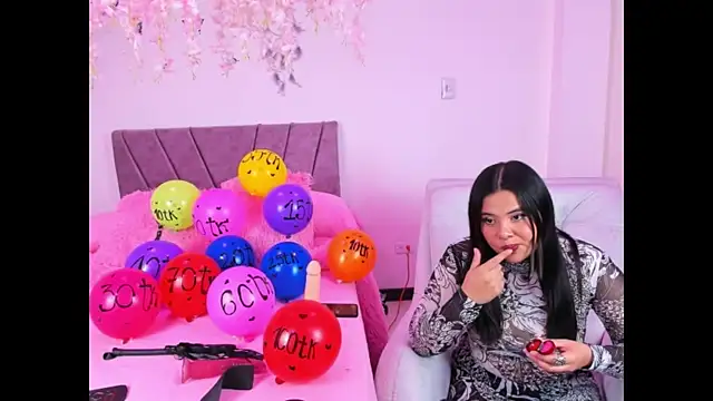 Snapshot of victoriagot_ chatting on December 3, 5:15 am victoriagot online show from December 3, 5:15 am