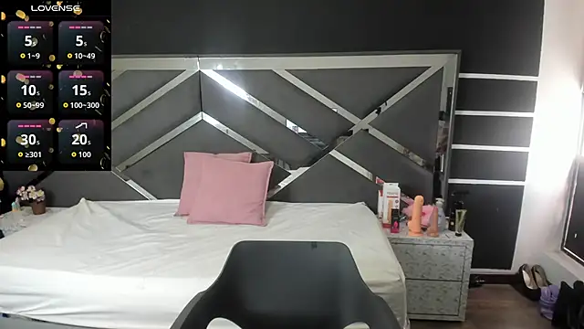 ScarlettParker online show from November 13, 12:59 pm