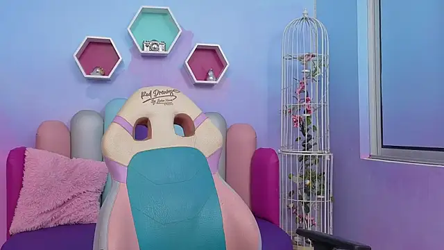 Snapshot of Sasha-Monroe chatting on November 6, 11:26 pm Sasha-Monroe online show from November 6, 11:26 pm