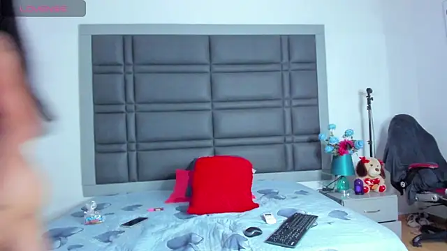 Snapshot of Cattalina_25 chatting on November 6, 7:59 pm Cattalina 25 online show from November 6, 7:59 pm