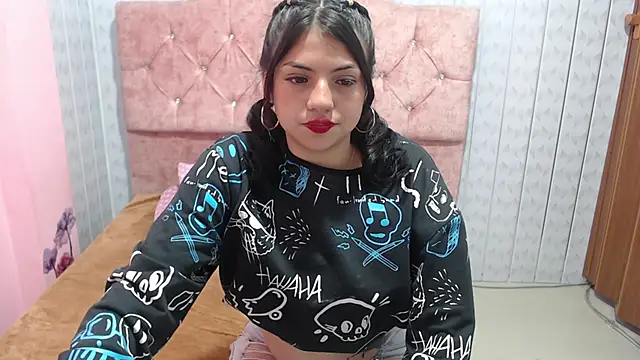 Snapshot of Victoria_Alvarez chatting on November 3, 2:02 am Victoria Alvarez online show from November 3, 2:02 am