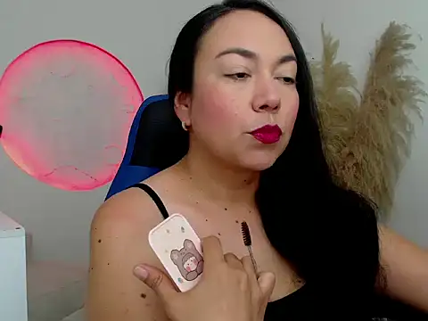 Snapshot of Yadis_hot chatting on November 10, 9:25 pm Yadis hot online show from November 10, 9:25 pm