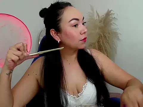 Snapshot of Yadis_hot chatting on November 14, 9:24 pm Yadis hot online show from November 14, 9:24 pm