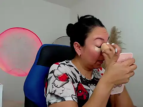 Snapshot of Yadis_hot chatting on November 18, 8:46 pm Yadis hot online show from November 18, 8:46 pm