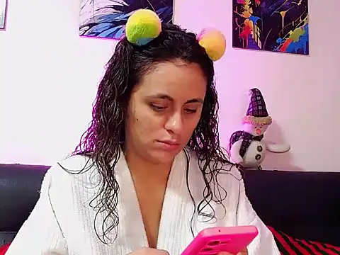 Snapshot of Caroline_Jons chatting on November 28, 1:03 pm Caroline Jons online show from November 28, 1:03 pm