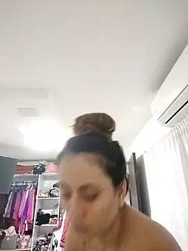 Snapshot of Caroline_Jons chatting on December 3, 12:25 pm Caroline Jons online show from December 3, 12:25 pm