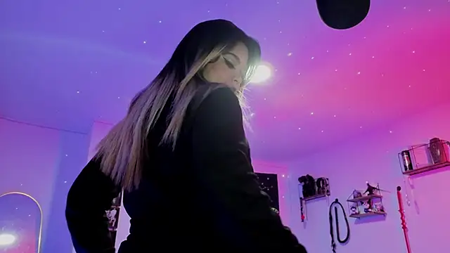 AshGraven online show from February 18, 3:24 am