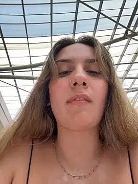 Snapshot of sarah_honey__ chatting on April 26, 4:15 pm sarah honey online show from April 26, 4:15 pm