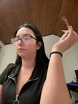 Snapshot of Kloe_Novoa chatting on November 5, 12:49 pm Kloe Novoa online show from November 5, 12:49 pm