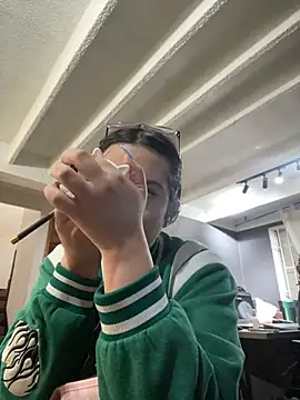 Snapshot of Kloe_Novoa chatting on November 18, 2:21 pm Kloe Novoa online show from November 18, 2:21 pm