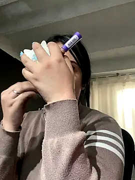 Snapshot of Kloe_Novoa chatting on November 21, 12:37 pm Kloe Novoa online show from November 21, 12:37 pm