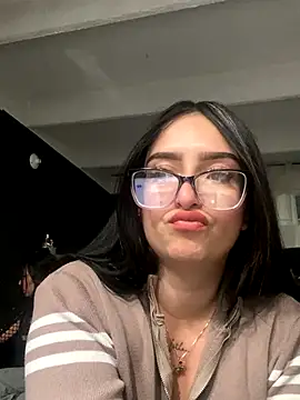 Snapshot of Kloe_Novoa chatting on November 22, 12:42 am Kloe Novoa online show from November 22, 12:42 am