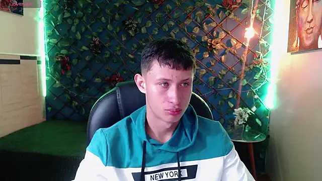 Garuo 18 online show from November 28, 3:20 am