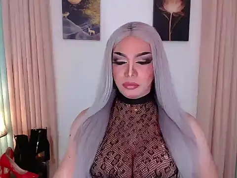 Snapshot of _Danica_Malibog_ chatting on November 4, 12:10 am Danica Malibog online show from November 4, 12:10 am