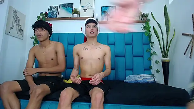 Hot Boys Latinos X online show from December 22, 11:35 pm