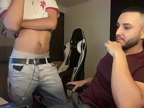 Snapshot of lionandreough chatting on November 4, 11:37 pm lionandreough online show from November 4, 11:37 pm