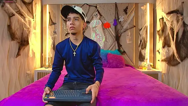 Snapshot of Ink_Boy chatting on October 25, 1:18 pm Ink Boy online show from October 25, 1:18 pm