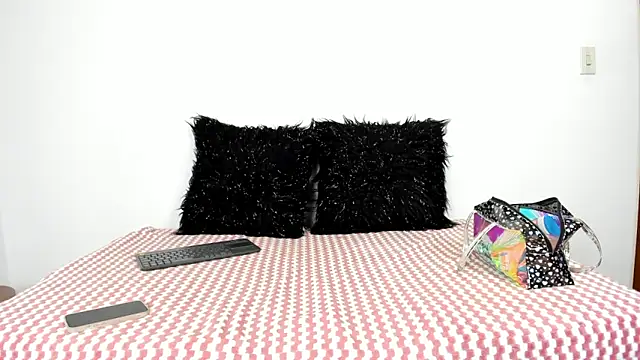 Snapshot of Vanessa_Martinz chatting on October 31, 12:17 pm Vanessa Martinz online show from October 31, 12:17 pm