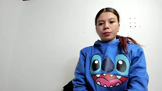 Snapshot of Vanessa_Martinz chatting on November 9, 12:25 pm Vanessa Martinz online show from November 9, 12:25 pm