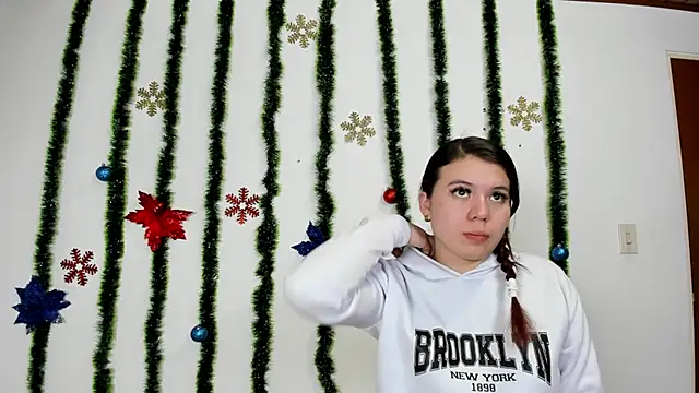 Snapshot of Vanessa_Martinz chatting on November 19, 12:05 pm Vanessa Martinz online show from November 19, 12:05 pm