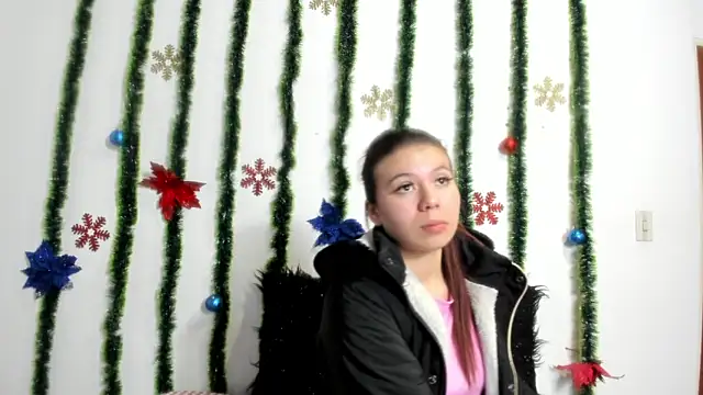 Snapshot of Vanessa_Martinz chatting on December 1, 12:10 pm Vanessa Martinz online show from December 1, 12:10 pm