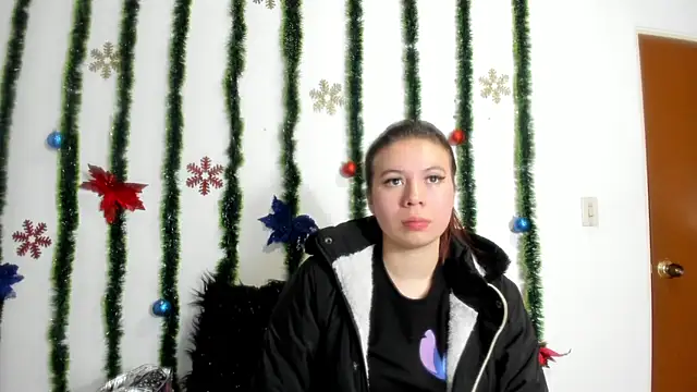 Snapshot of Vanessa_Martinz chatting on December 2, 12:10 pm Vanessa Martinz online show from December 2, 12:10 pm