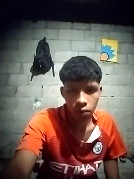 Snapshot of Brayanjuarez_10 chatting on October 29, 2:25 am Brayanjuarez 10 online show from October 29, 2:25 am