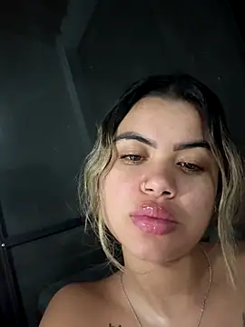 Alanna-foxx online show from December 19, 4:19 am