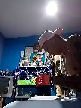 Ojitosbrrr online show from November 18, 9:03 am