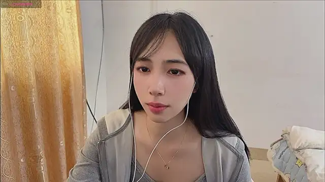 Snapshot of by-Hannah chatting on November 7, 6:57 am by-Hannah online show from November 7, 6:57 am