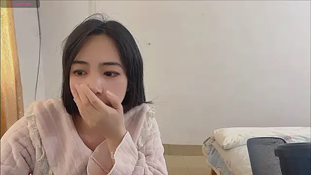 Snapshot of by-Hannah chatting on November 9, 2:10 am by-Hannah online show from November 9, 2:10 am