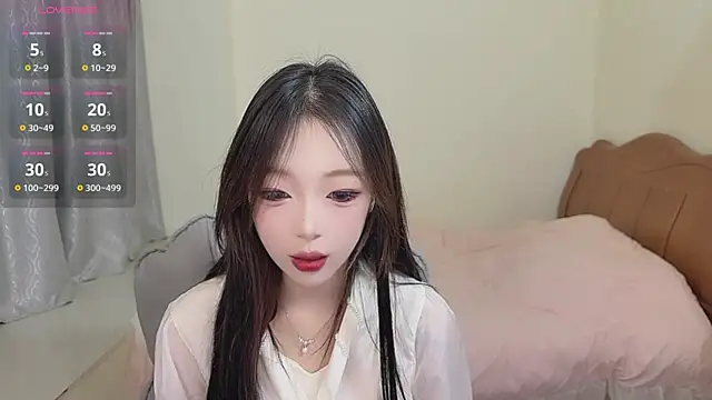 Snapshot of by-Hannah chatting on March 4, 1:28 pm by-Hannah online show from March 4, 1:28 pm