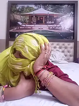 Snapshot of Best_couple2001 chatting on October 25, 3:07 pm Best couple2001 online show from October 25, 3:07 pm