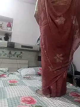 Snapshot of Best_couple2001 chatting on November 6, 3:02 pm Best couple2001 online show from November 6, 3:02 pm